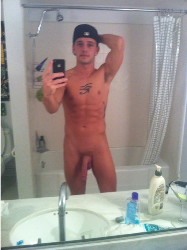 Hung Nude Man Take A Self Picture Men Showing Cocks