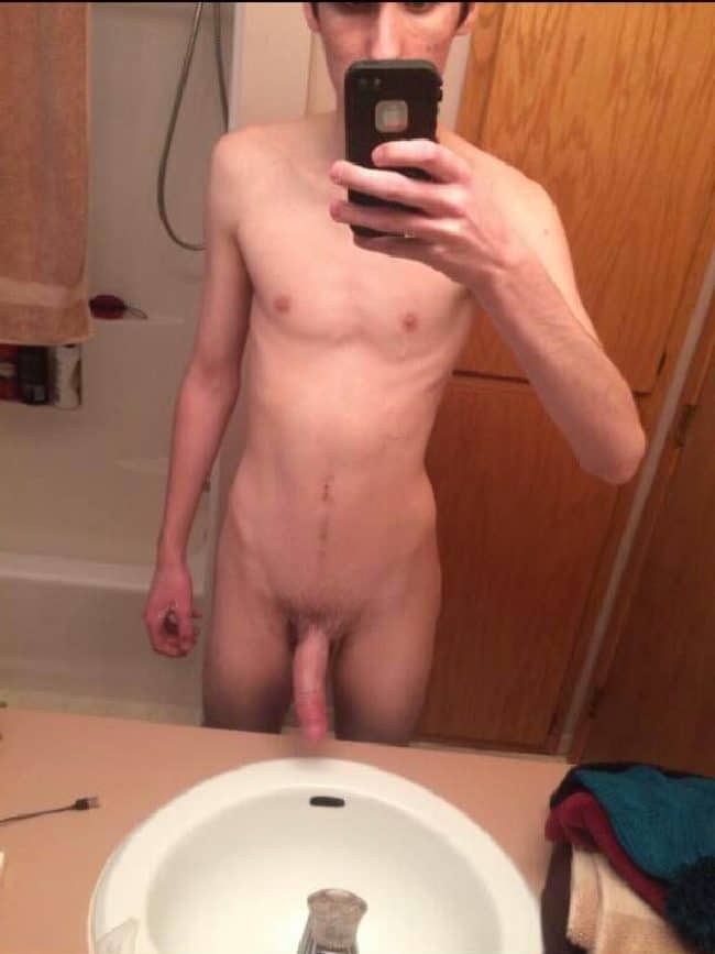 Nude Twink