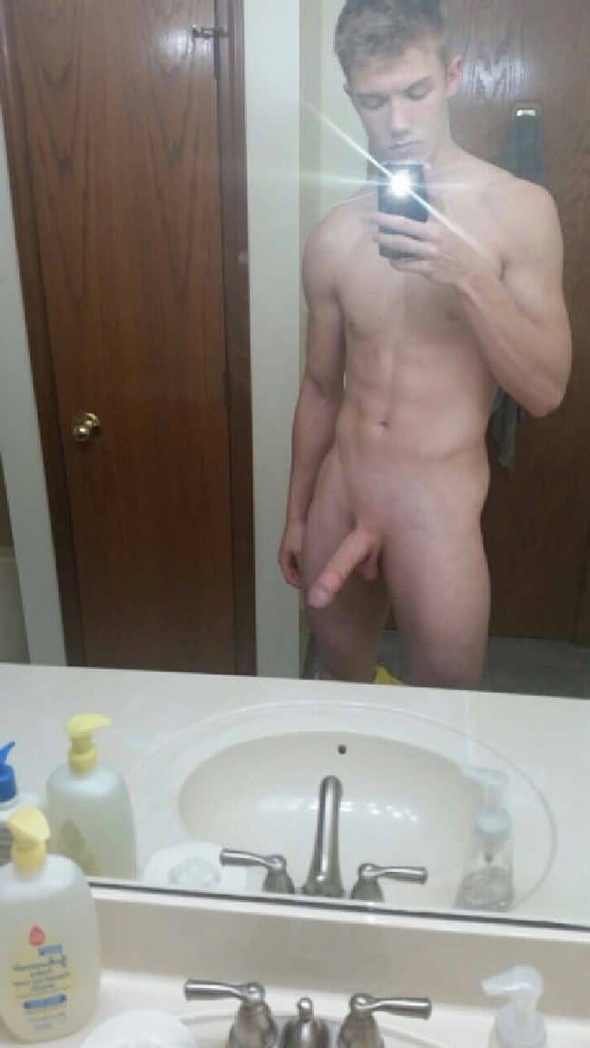 Nude Twink